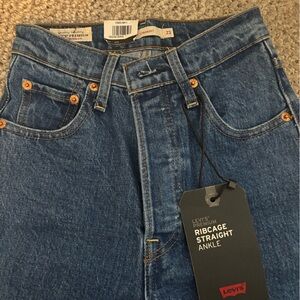 Levi's Women's Ribcage Straight Ankle Jeans
